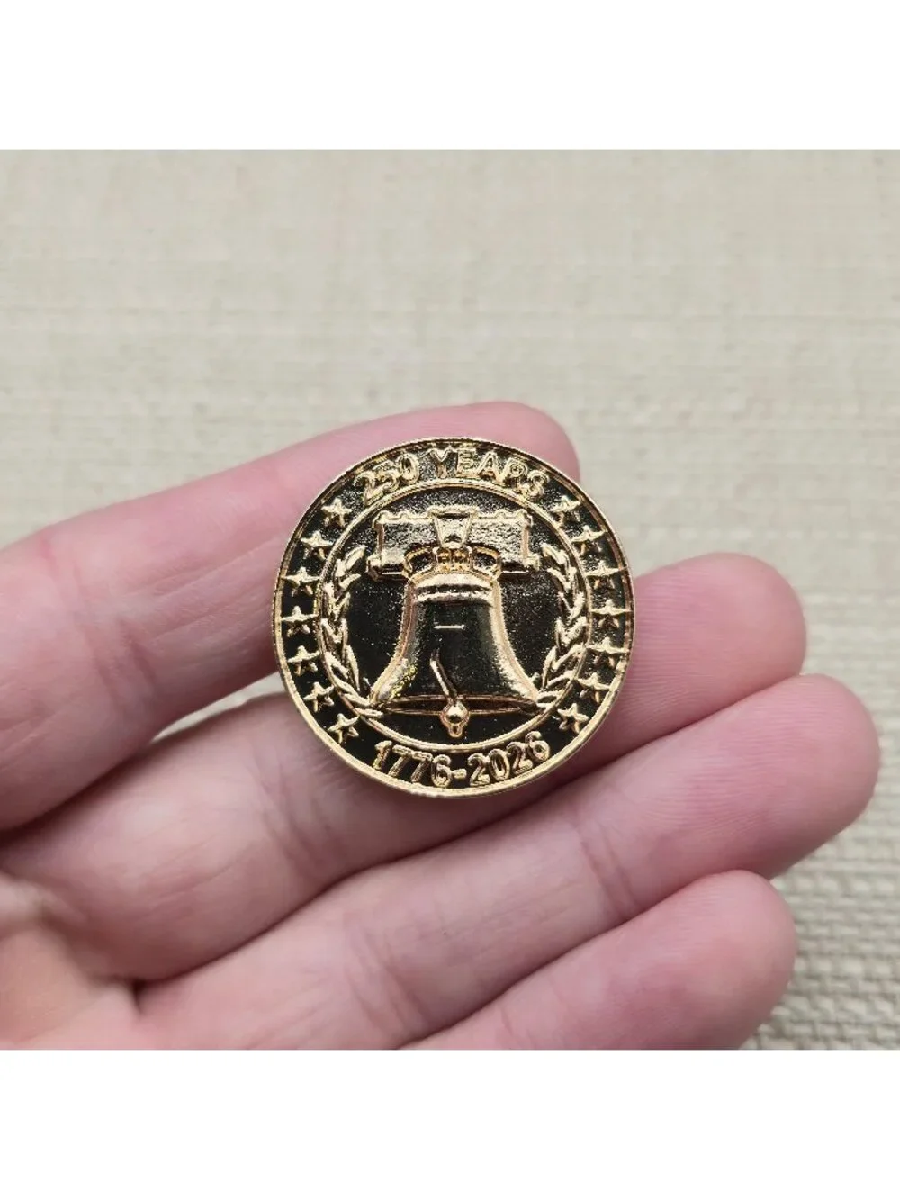 USA 250th Semiquincentennial Liberty Bell Commemorative Gold Pin (1776-2026) A85